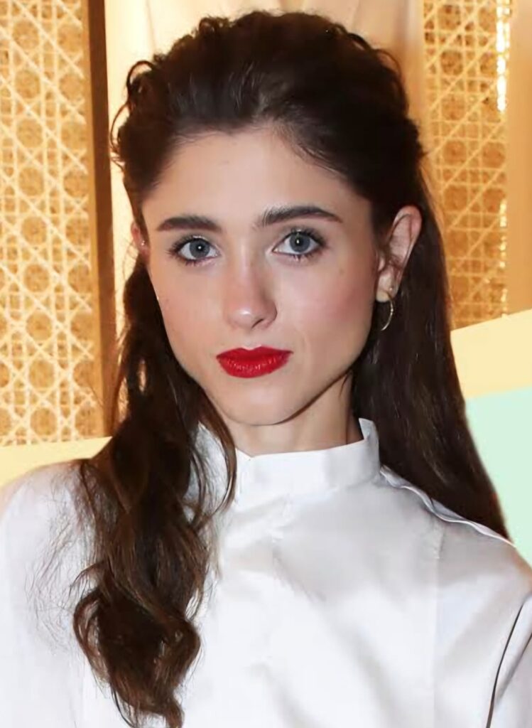 Natalia Dyer Height